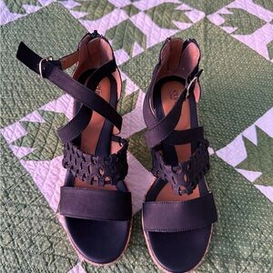 Black Women's Strappy Sandals with Cutout Detail